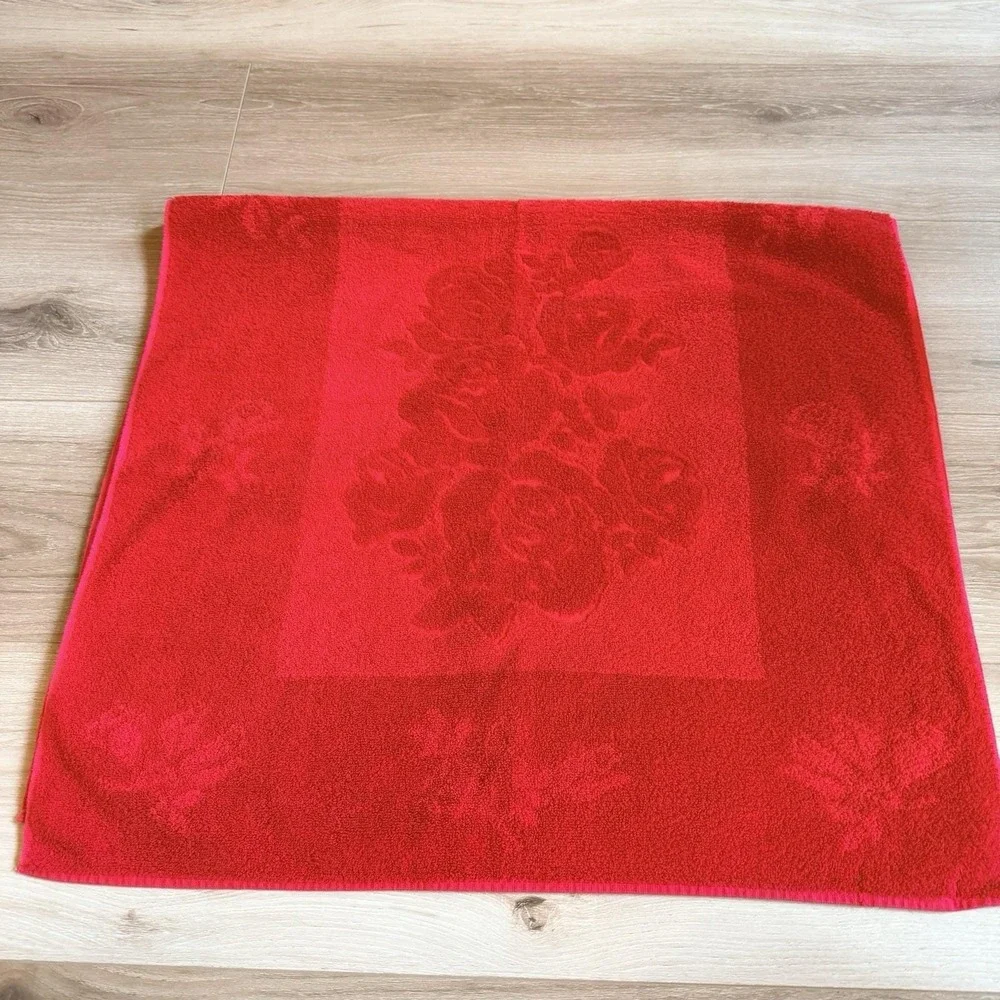 Cannon Cavalier Red Floral Bath Towel Vintage Cotton Fringe Made In USA